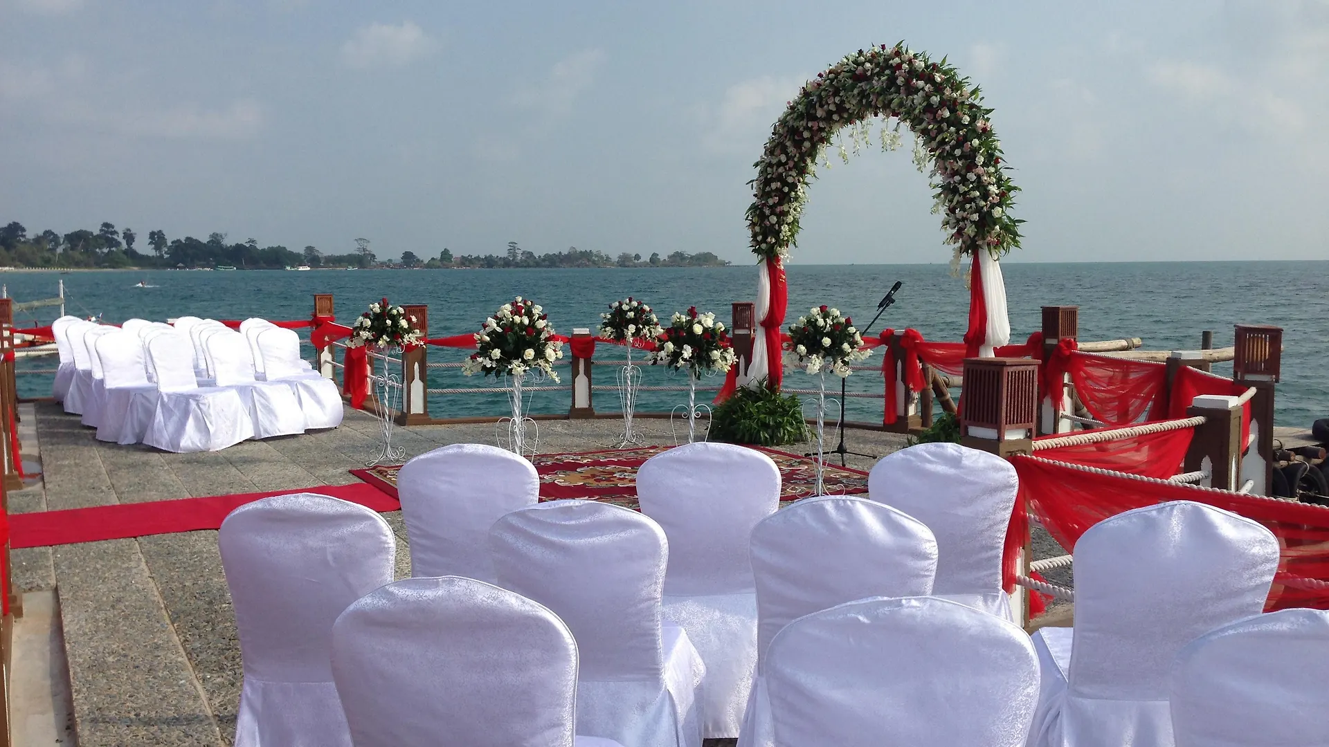 Independence Hotel Resort & Spa Sihanoukville 4*,