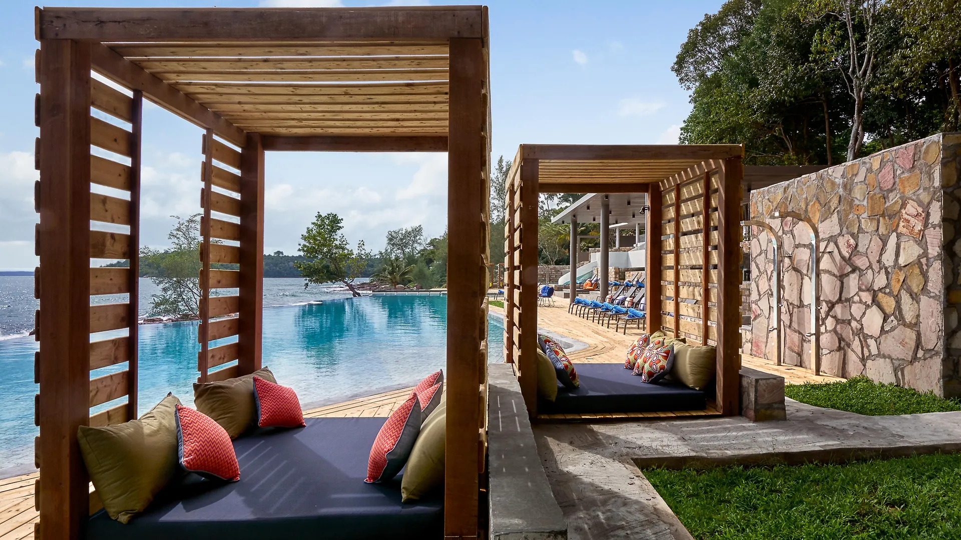 Independence Hotel Resort & Spa Sihanoukville 4*,  Cambodia
