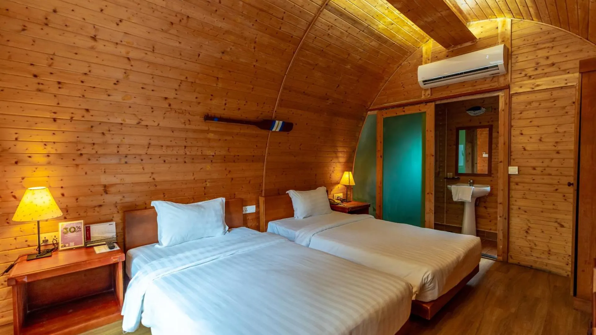 Independence Hotel Resort & Spa Sihanoukville 4*,