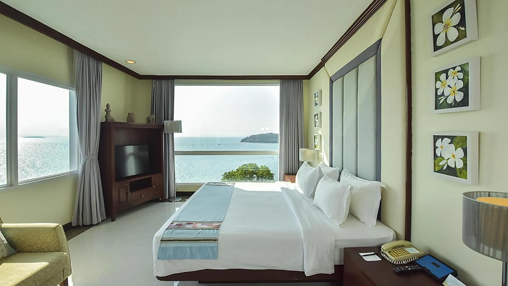 Independence Hotel Resort & Spa Sihanoukville 4*,