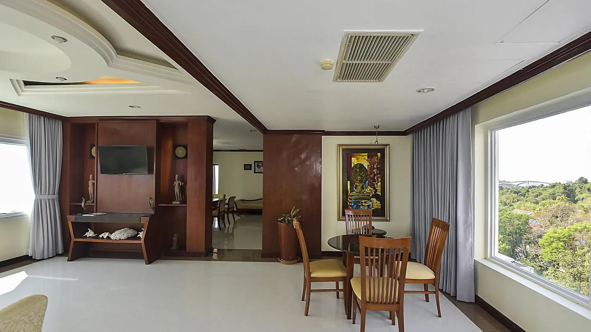 Independence Hotel Resort & Spa Sihanoukville 4*,