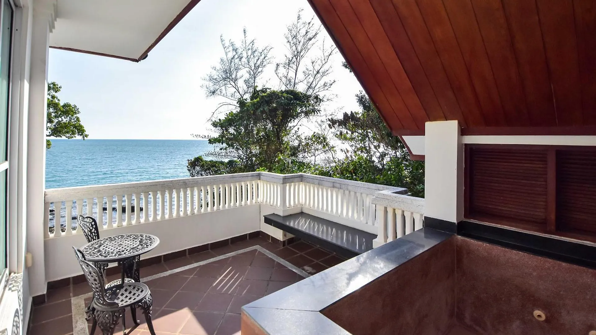 Independence Hotel Resort & Spa Sihanoukville 4*,  Cambodia